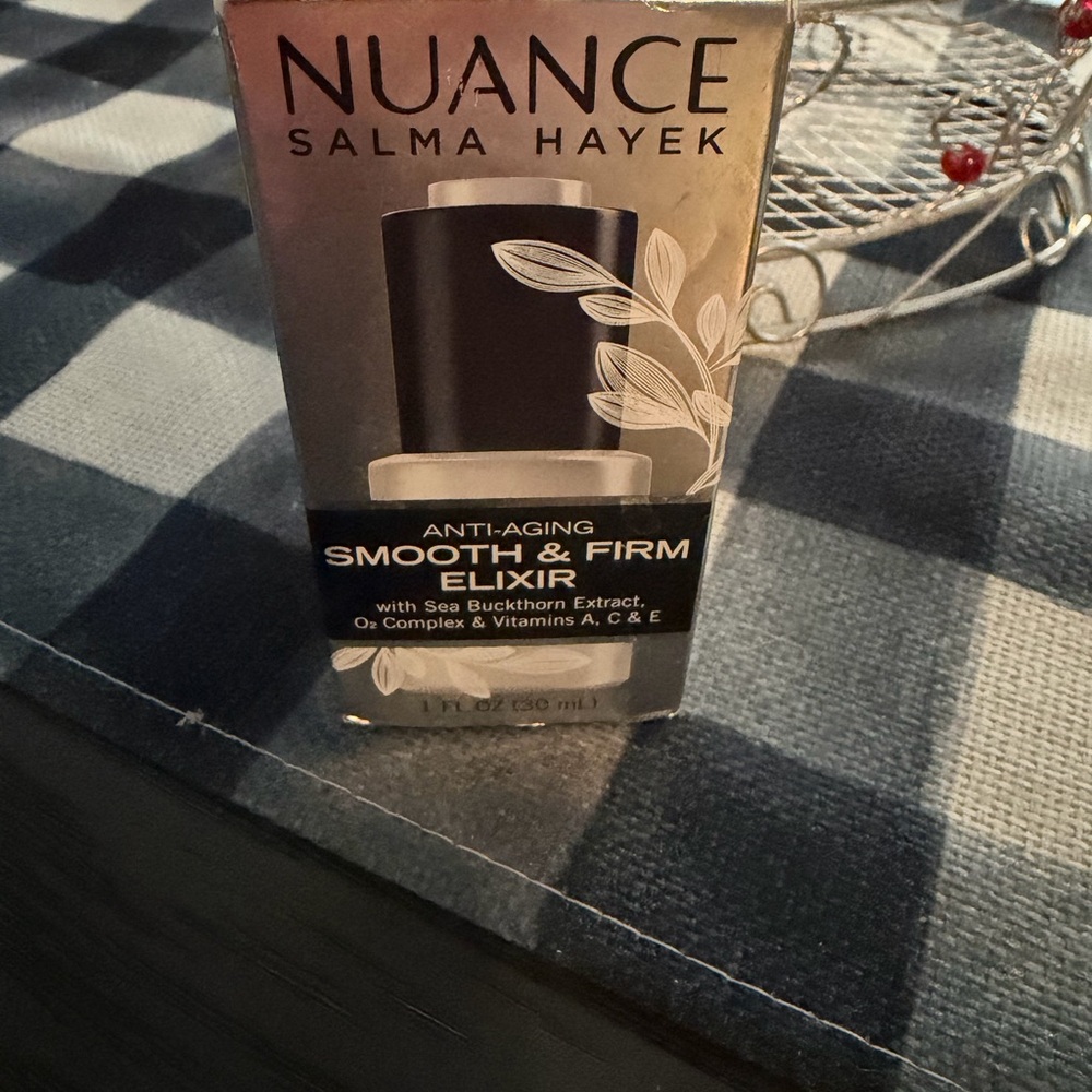 Nuance Salma Hayek smooth and firm elixer 1 oz new in box